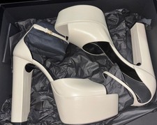 Saint Laurent donna nuovo