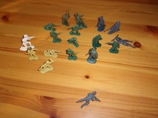 Blocco 18 soldatini AIRFIX (?) misti - 5 cm.