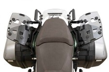 Portapacchi su valigia