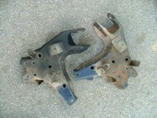 NISSAN KING CAB PIC-UP 2500 4X4 TRIANGOLO SUPPORTO SOSPENSIONI MOTORE MECCANICA