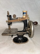 Antica macchina da cucire