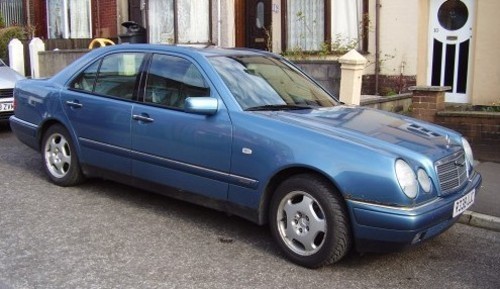 Dado ruota mercedes e200 - mercedes,