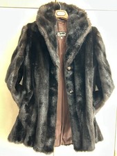 Pelliccia in Visone con tasche e fodera interna 100% Vintage di marca Magnani