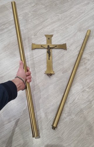 Croce astile con base - con,