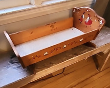 Culla per bambola in legno