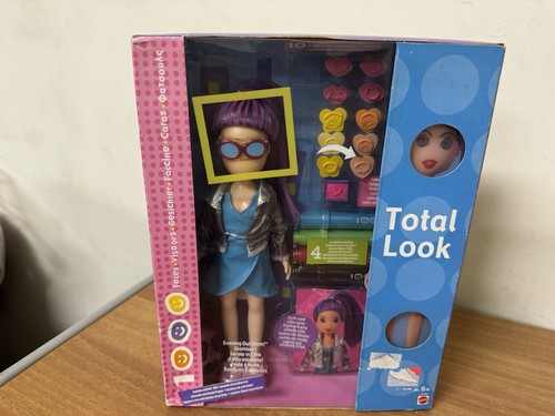 Bambola total look - total,