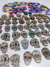 Lotto 230 Bottoni in legno