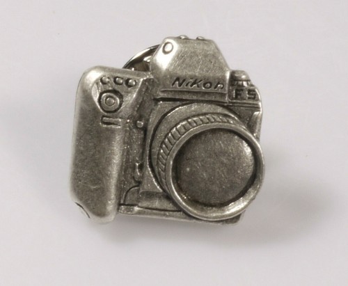 Prl nikon pin badge - nikon,