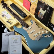 Fender Custom Shop Edizione Limitata 1957 Stratocaster Rosewood Neck Deluxe Armadio