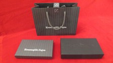 Ermenegildo Zegna – due scatoline in cartone + un sacchetto di carta.