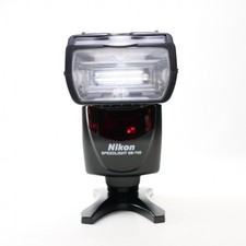 Nikon SB-700 Speedlight flash