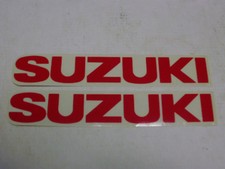 ADESIVO "SUZUKI" ROSSO 180 X 30mm --- SET 2 PZ