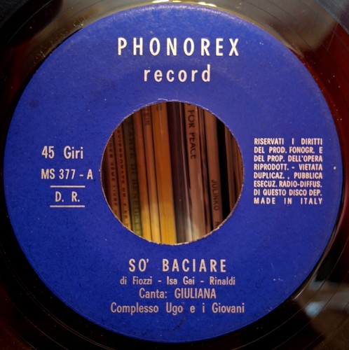 Ugo giovani baciare - e,