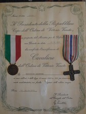 diploma attestato della croce vittorio veneto e medaglia del comune ai reduci