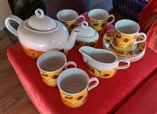 Servizio da tè in porcellana della ditta Thun, motivo girasole di Vincent van Gogh