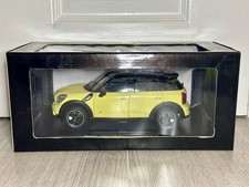 Modellino rivenditore giallo