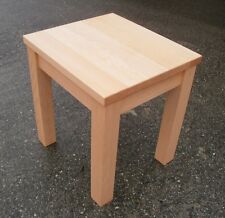 Tavolino in legno di faggio massello. Dimensioni: 50 x 40 x 55 cm di altezza. Misure speciali.
