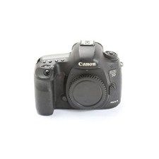 Canon EOS 5D Mark III + 272