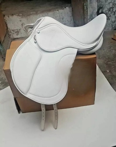 Sella cavallo dressage inglese