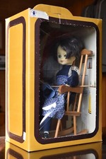 BND NUOVA DOLLY Bambola sedia