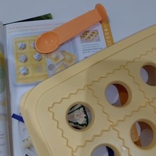 Stampo Tupperware per Ravioli giallo 31x25x3,5cm (art.C18)