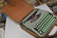 MACCHINA DA SCRIVERE HERMES