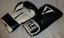 Guanti da boxe Title