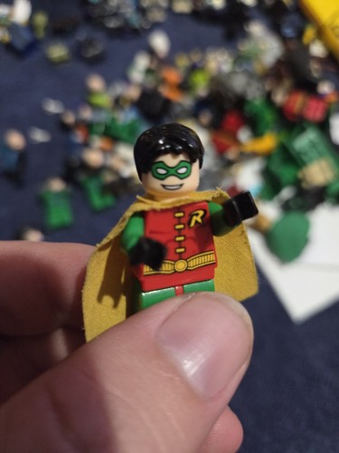 Lego robin minifigure bat025 - robin,