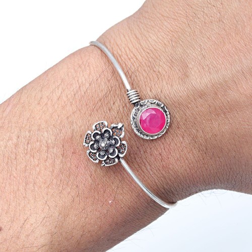 Bracciali per gioielli fatti - , a