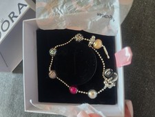 bracciale pandora con charms linea essence