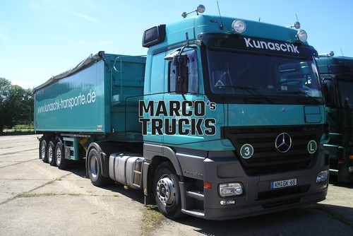 Foto camion mercedes - foto,