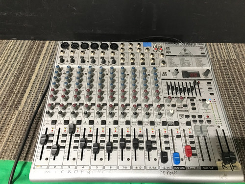 Behringer eurorack 1832fx - behringer,