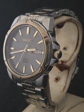 Orologio Uomo Seiko Solar Two Tone St Acciaio Quarzo Modello #V158-0AD0 Spedizione Gratuita