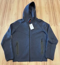 NEW Nike Sportswear Tech