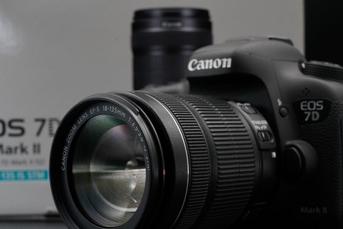 Canon eos mark - canon,