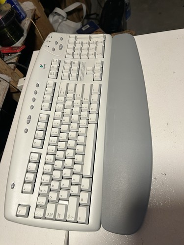 Logitech keyboard with ps2 - logitech,