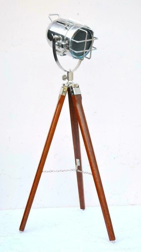 Lampada terra treppiede - da,