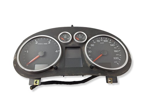 Audi 2002 benzina - a2,