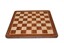 SCACCHIERA IN LEGNO FATTA A