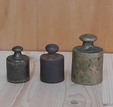 Antichi Pesi Da Bilancia 2 Ottone Uno Molto Vecchio In Ferro.