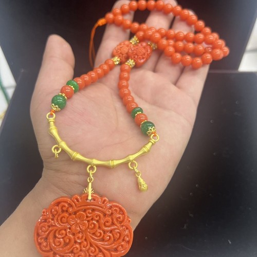 Collana con ciondolo