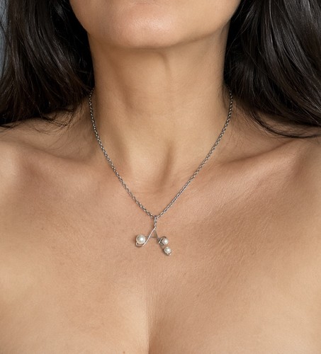 Collana con iniziale lettera - con,