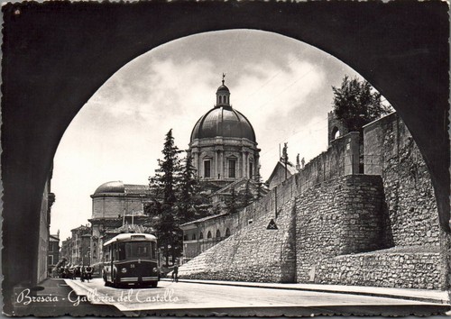 Brescia galleria del castello - del,