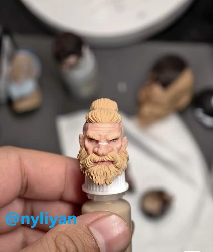 Modellino scultura testa uomo