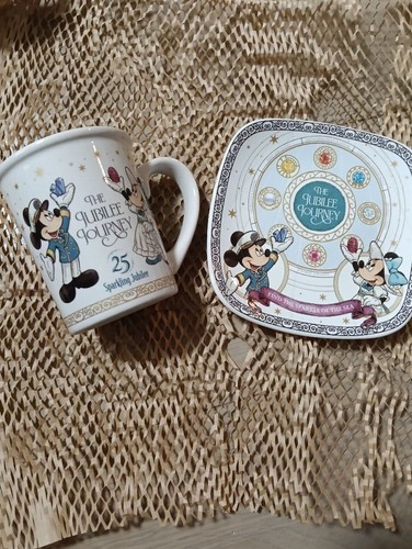 Set tazze e piatti - e,