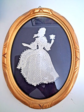 Merletto di Burano Dama con bouquet di fiori