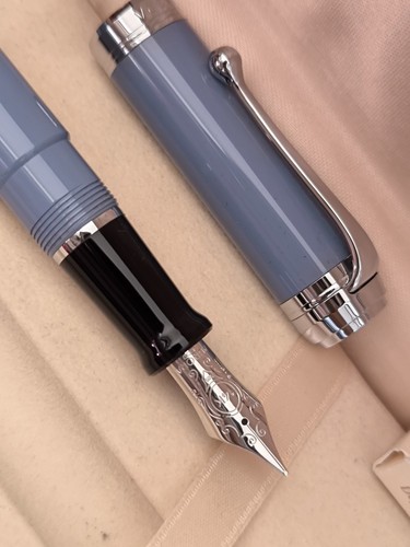Penna stilografica grande