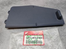 Couvercle vide poche gauche