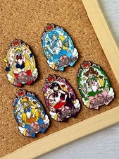 Spilla distintivo metallo spilla smaltata personaggio Sailor Moon 2,2" figura manga anime regalo