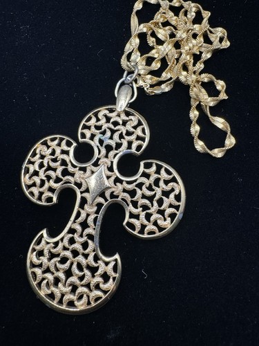 Collana corda ciondolo croce